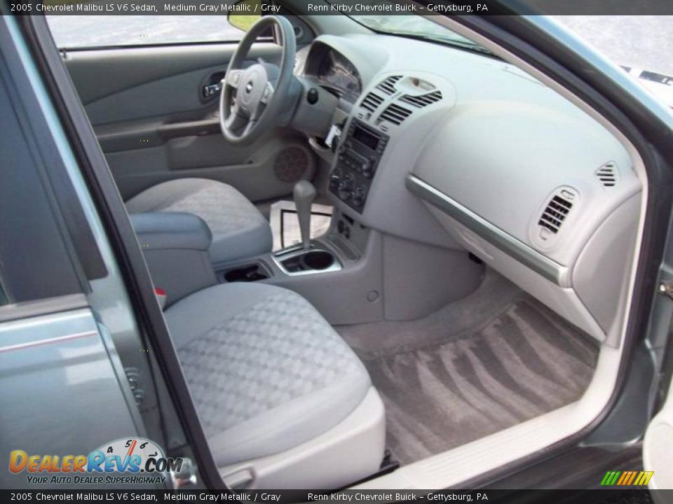 2005 Chevrolet Malibu LS V6 Sedan Medium Gray Metallic / Gray Photo #15