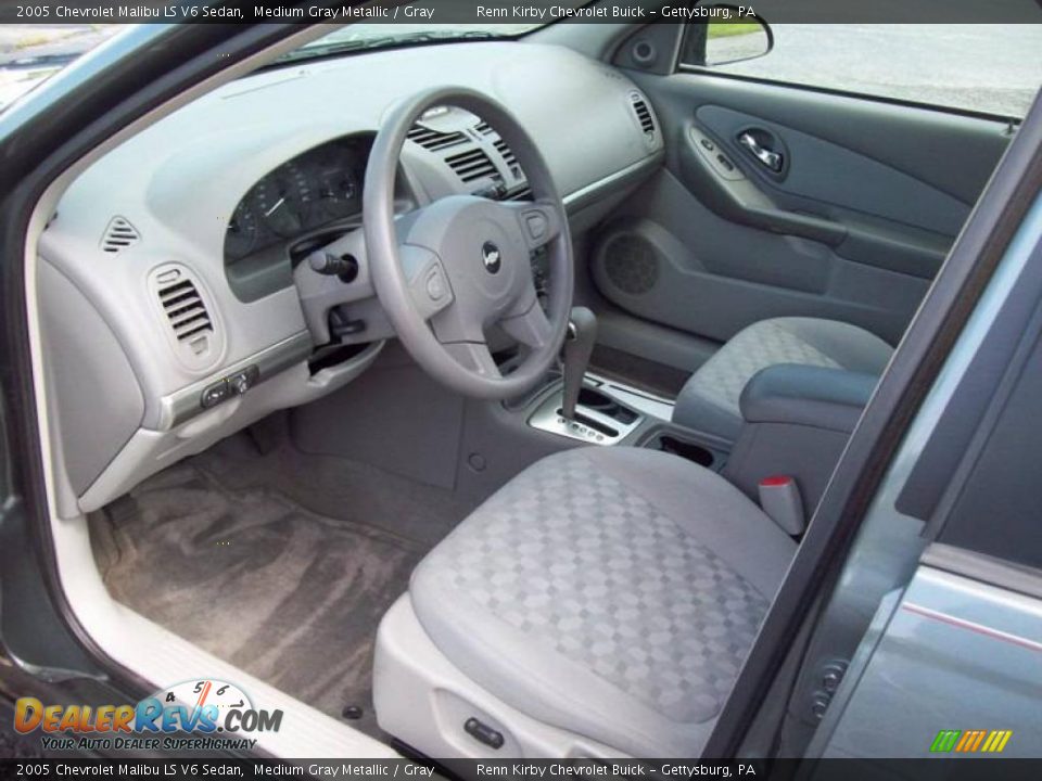2005 Chevrolet Malibu LS V6 Sedan Medium Gray Metallic / Gray Photo #16