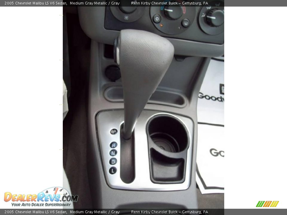 2005 Chevrolet Malibu LS V6 Sedan Medium Gray Metallic / Gray Photo #23