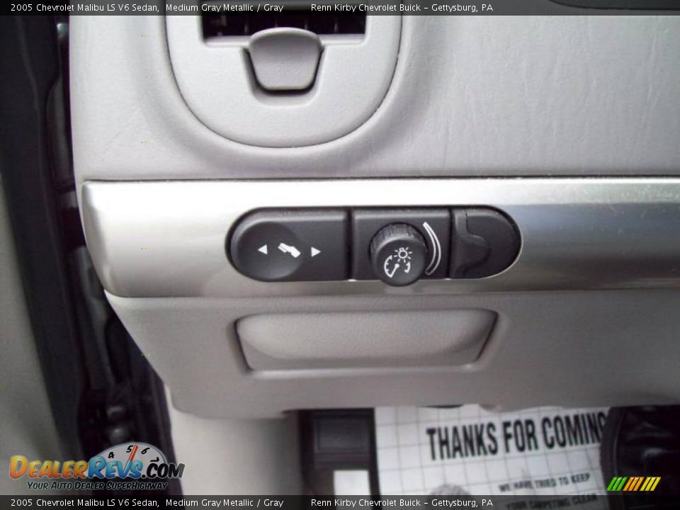 2005 Chevrolet Malibu LS V6 Sedan Medium Gray Metallic / Gray Photo #24