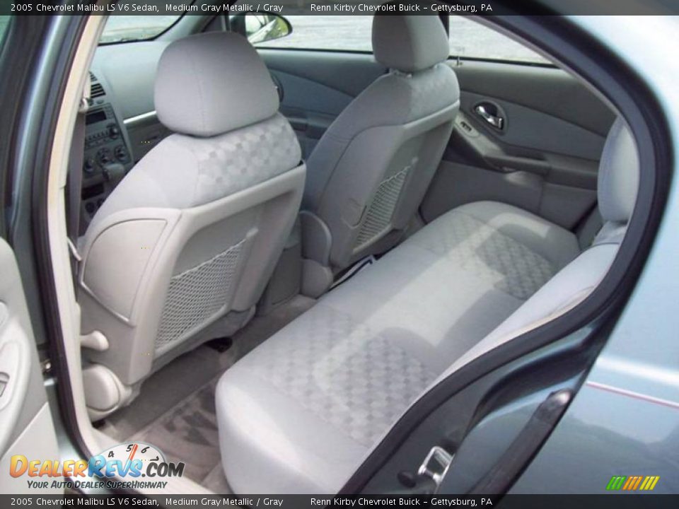 2005 Chevrolet Malibu LS V6 Sedan Medium Gray Metallic / Gray Photo #26