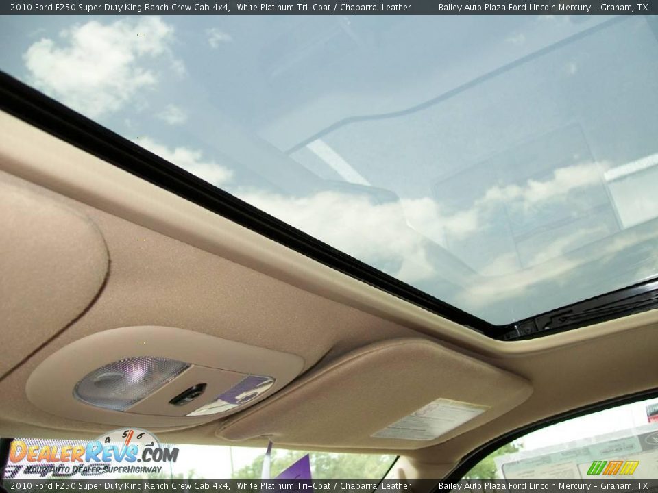 2010 Ford F250 Super Duty King Ranch Crew Cab 4x4 White Platinum Tri-Coat / Chaparral Leather Photo #4
