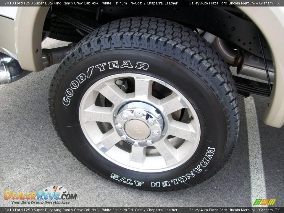 2010 Ford F250 Super Duty King Ranch Crew Cab 4x4 White Platinum Tri-Coat / Chaparral Leather Photo #9