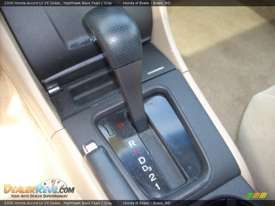2006 Honda Accord LX V6 Sedan Nighthawk Black Pearl / Gray Photo #15