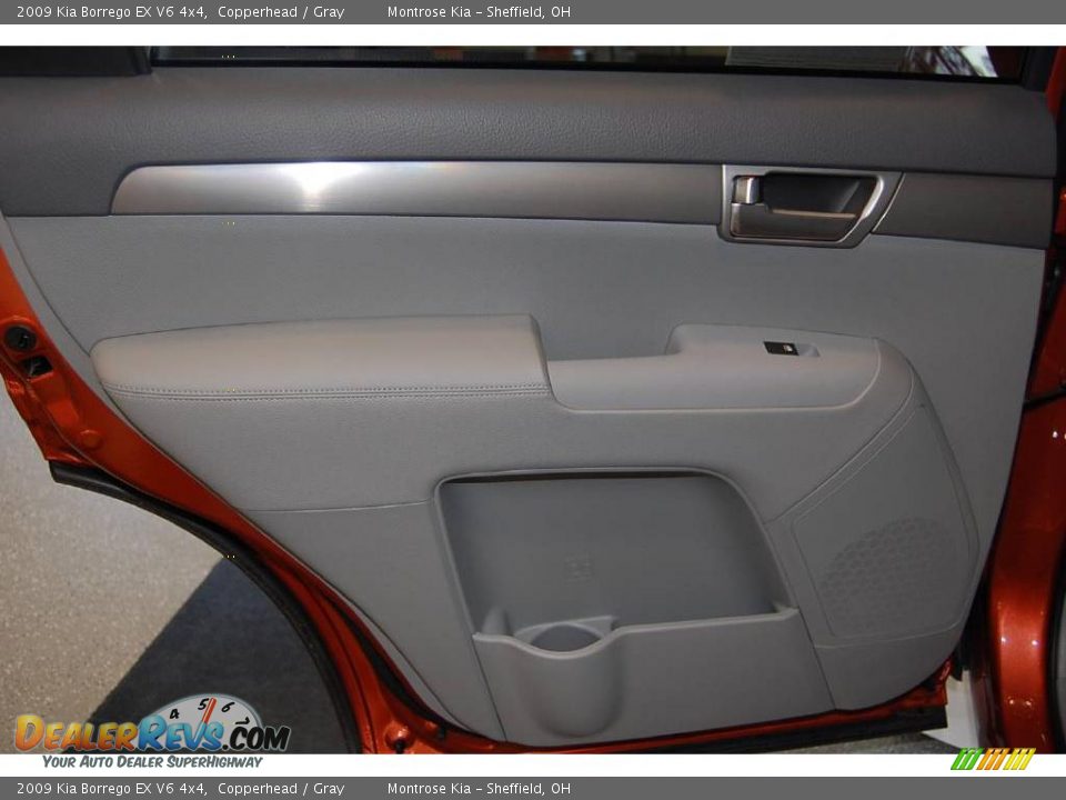 2009 Kia Borrego EX V6 4x4 Copperhead / Gray Photo #32