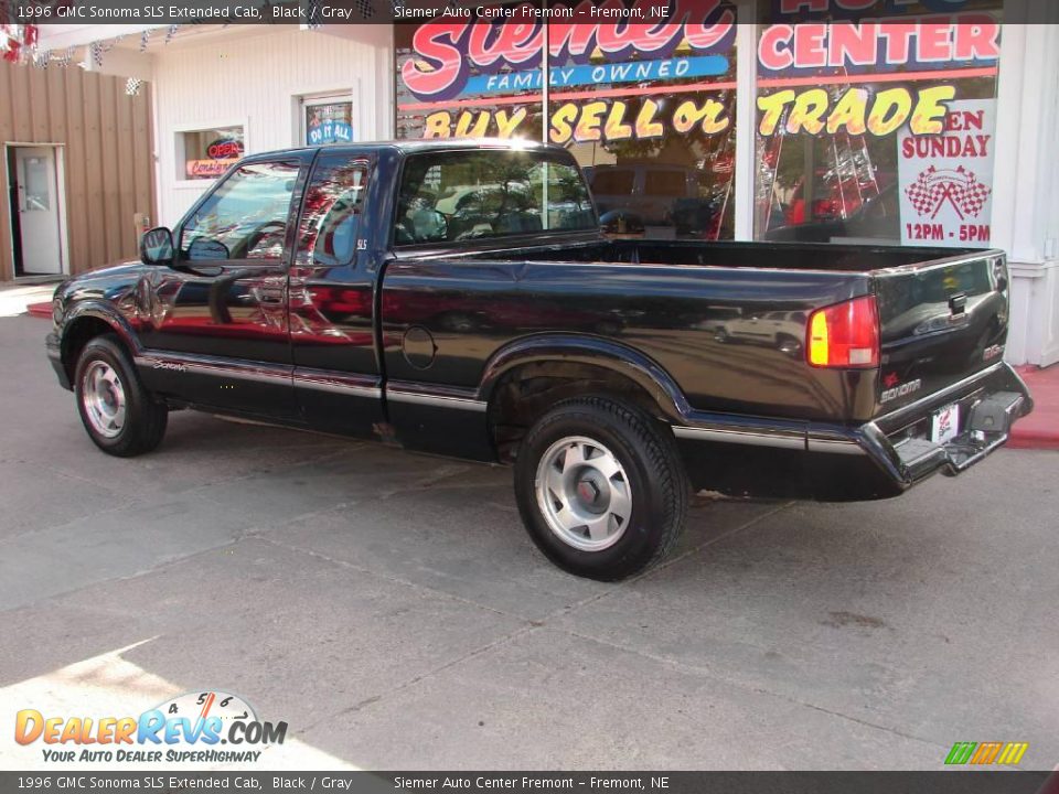 1996 GMC Sonoma SLS Extended Cab Black / Gray Photo #2
