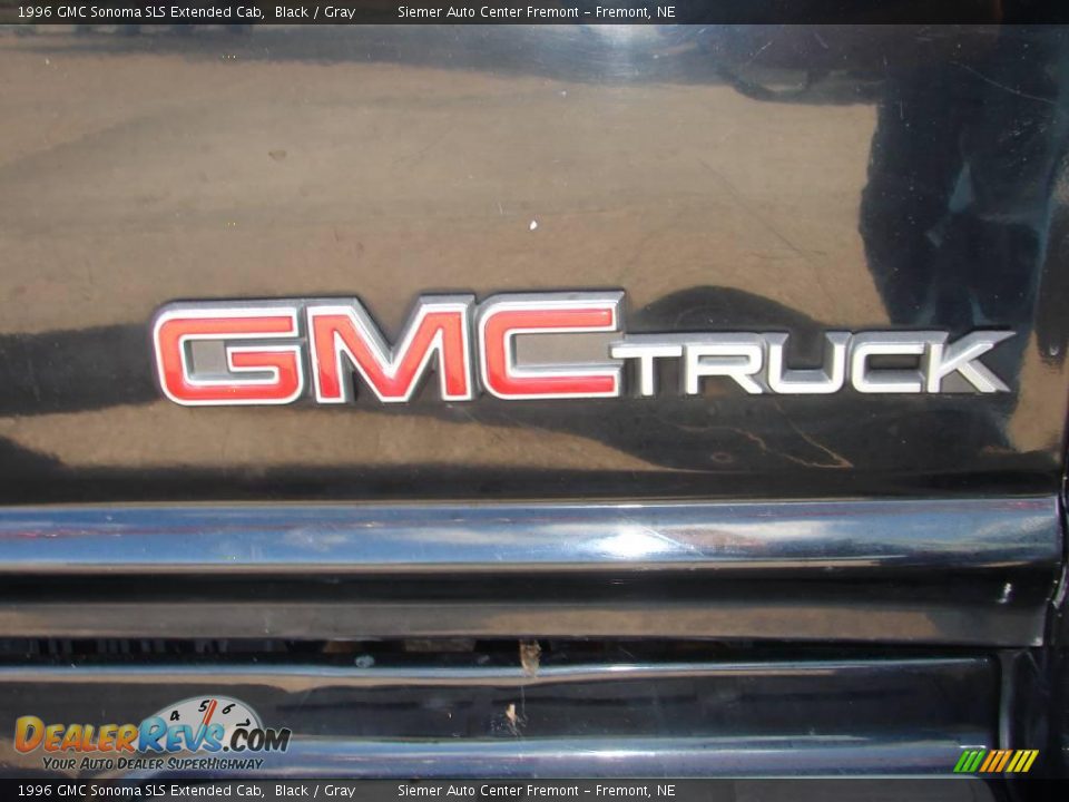 1996 GMC Sonoma SLS Extended Cab Black / Gray Photo #5