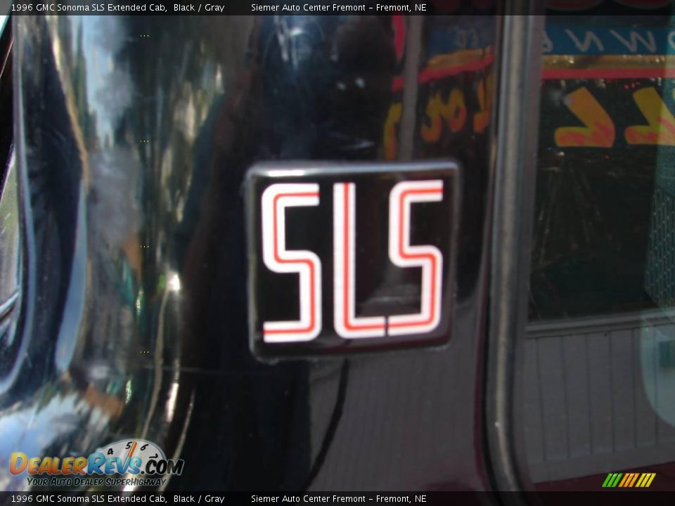 1996 GMC Sonoma SLS Extended Cab Black / Gray Photo #6