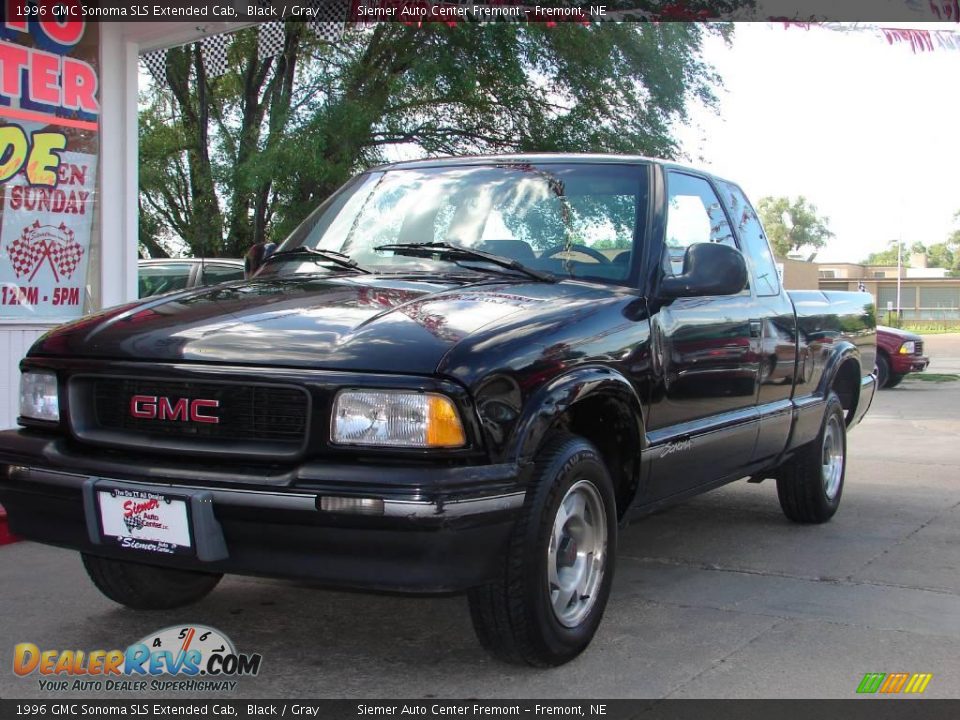 1996 GMC Sonoma SLS Extended Cab Black / Gray Photo 11