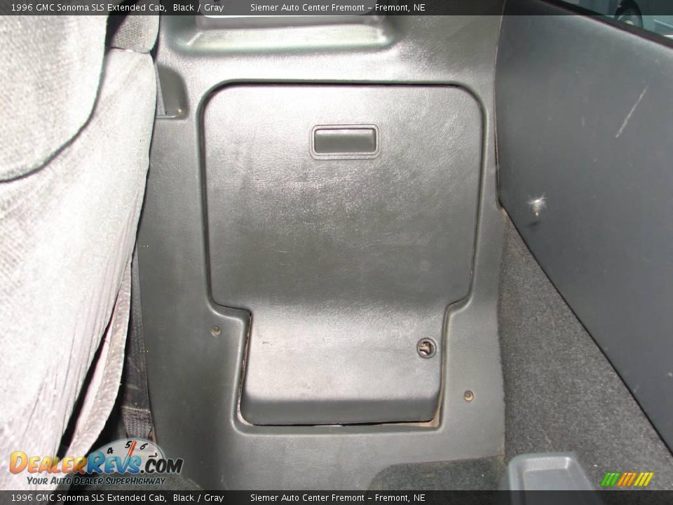 1996 GMC Sonoma SLS Extended Cab Black / Gray Photo #16