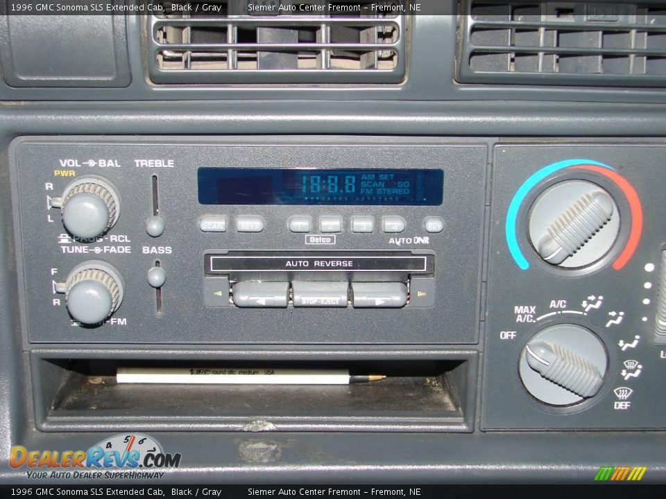 1996 GMC Sonoma SLS Extended Cab Black / Gray Photo #20