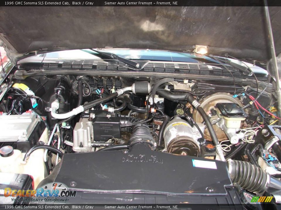 1996 GMC Sonoma SLS Extended Cab Black / Gray Photo #22