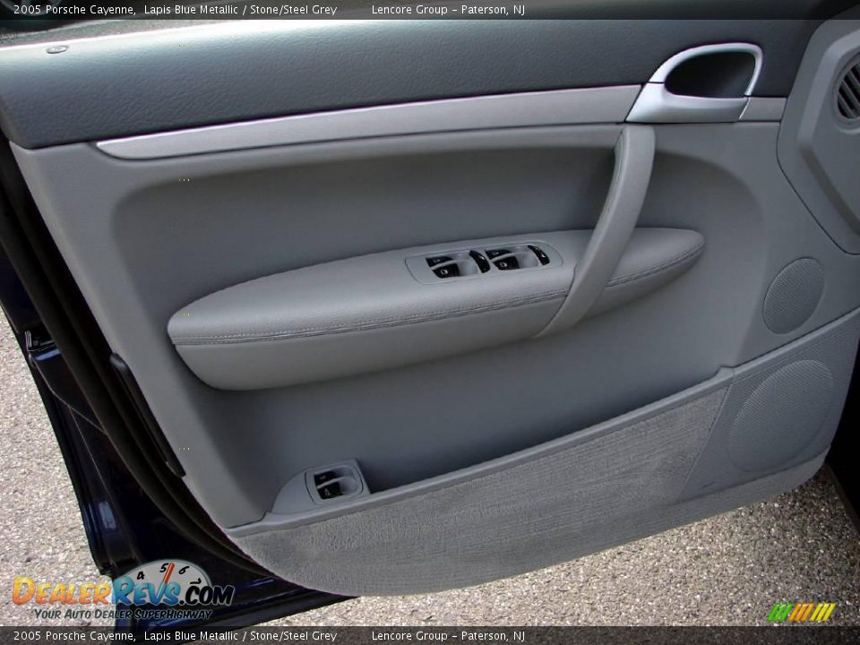 2005 Porsche Cayenne Lapis Blue Metallic / Stone/Steel Grey Photo #32