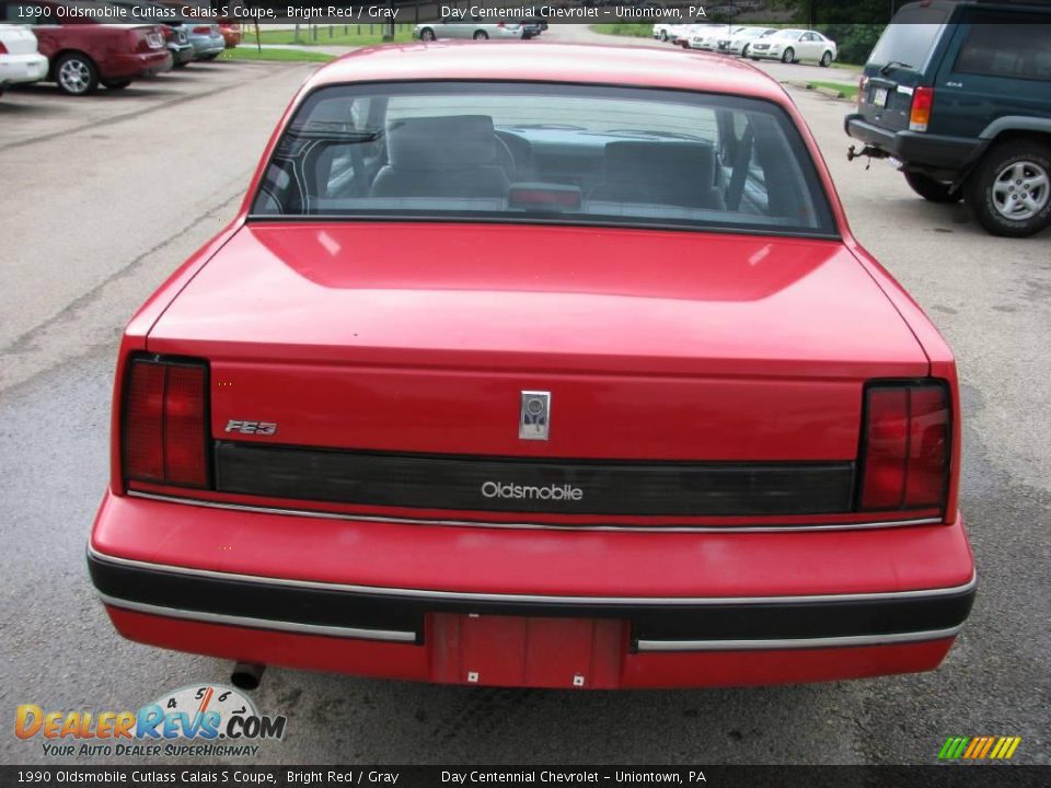 1990 Oldsmobile Cutlass Calais S Coupe Bright Red / Gray Photo #3
