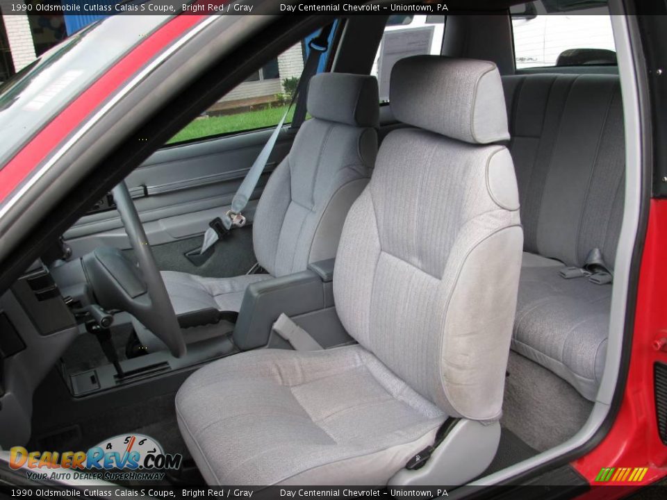 1990 Oldsmobile Cutlass Calais S Coupe Bright Red / Gray Photo #7