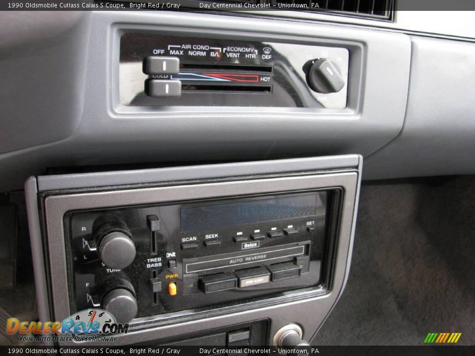 1990 Oldsmobile Cutlass Calais S Coupe Bright Red / Gray Photo #8