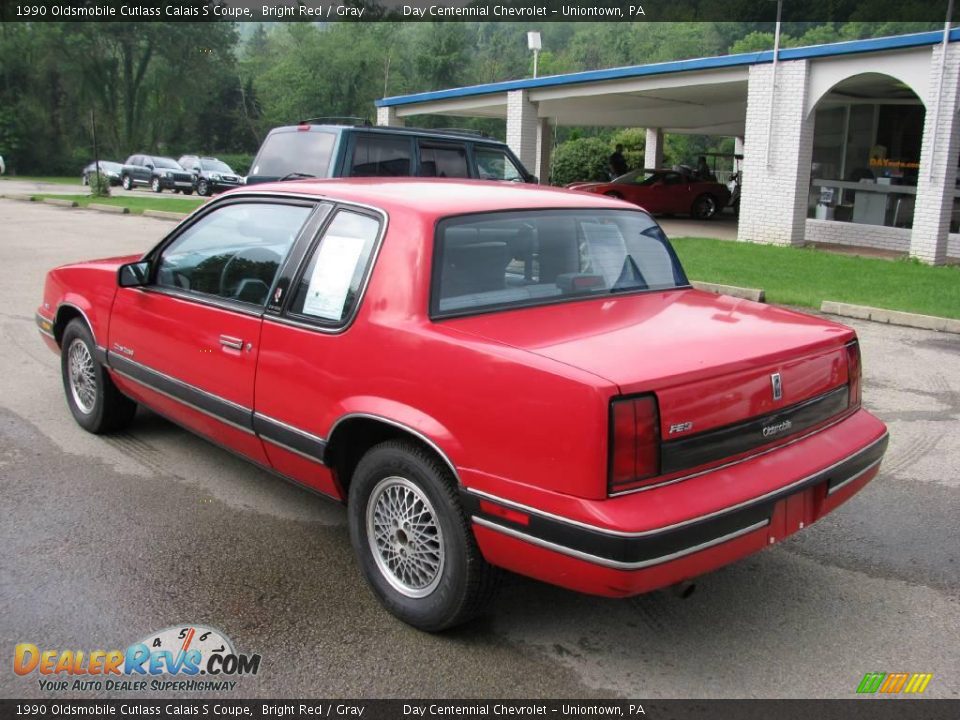 1990 Oldsmobile Cutlass Calais S Coupe Bright Red / Gray Photo #10