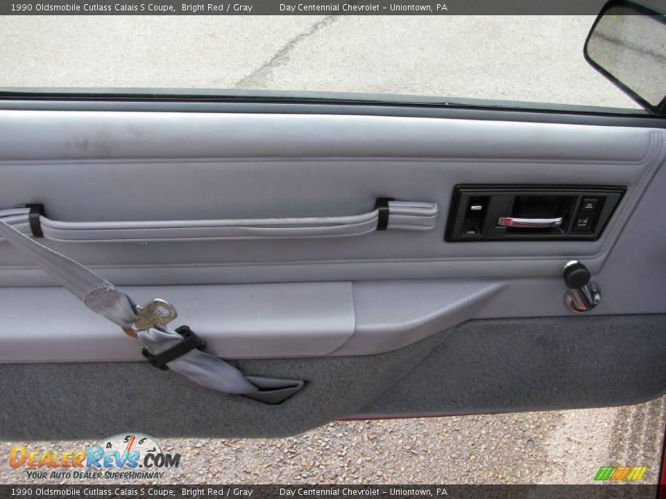 1990 Oldsmobile Cutlass Calais S Coupe Bright Red / Gray Photo #12