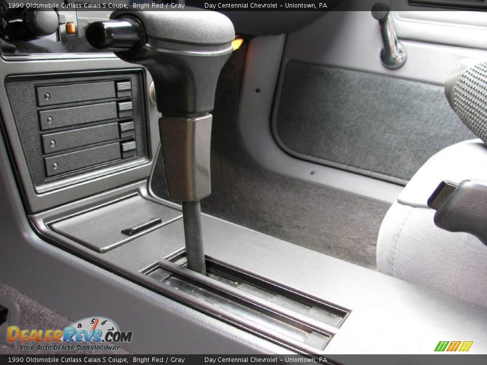 1990 Oldsmobile Cutlass Calais S Coupe Bright Red / Gray Photo #13
