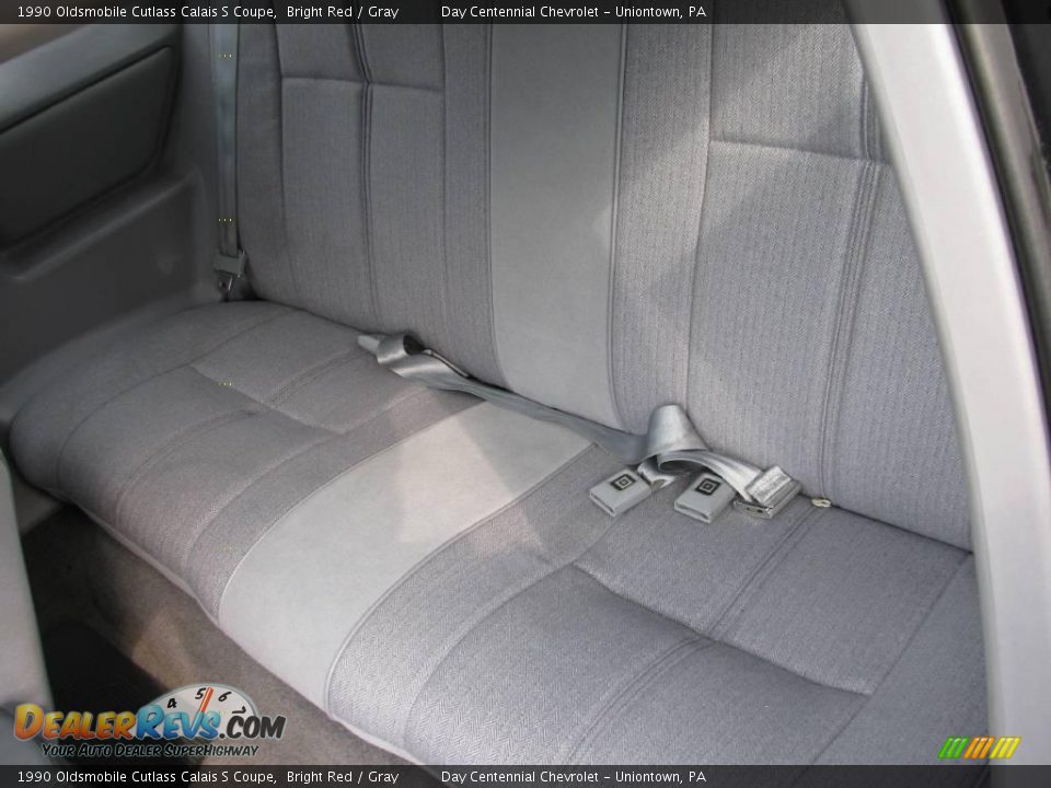 1990 Oldsmobile Cutlass Calais S Coupe Bright Red / Gray Photo #14