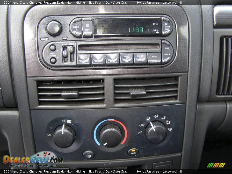 Controls of 2004 Jeep Grand Cherokee Freedom Edition 4x4 Photo #11