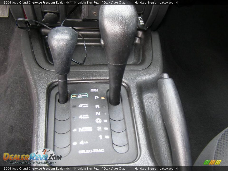 2004 Jeep Grand Cherokee Freedom Edition 4x4 Shifter Photo #12