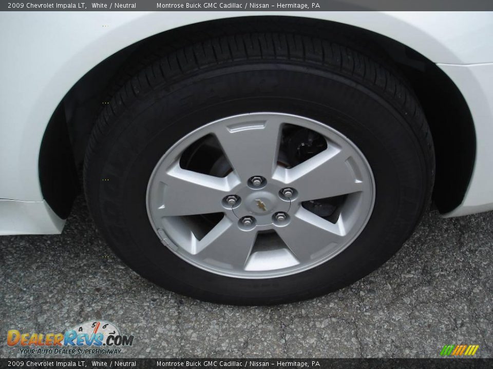 2009 Chevrolet Impala LT White / Neutral Photo #23