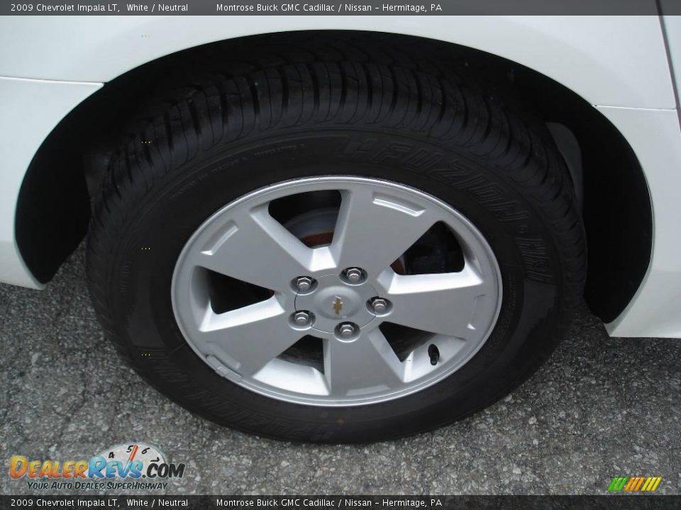 2009 Chevrolet Impala LT White / Neutral Photo #24