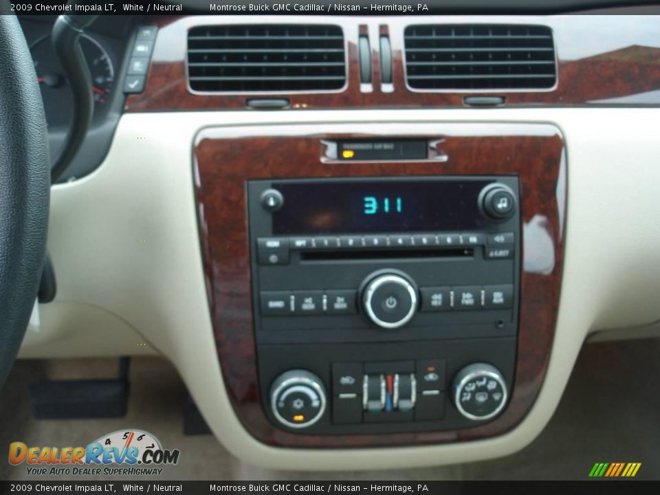 2009 Chevrolet Impala LT White / Neutral Photo #28