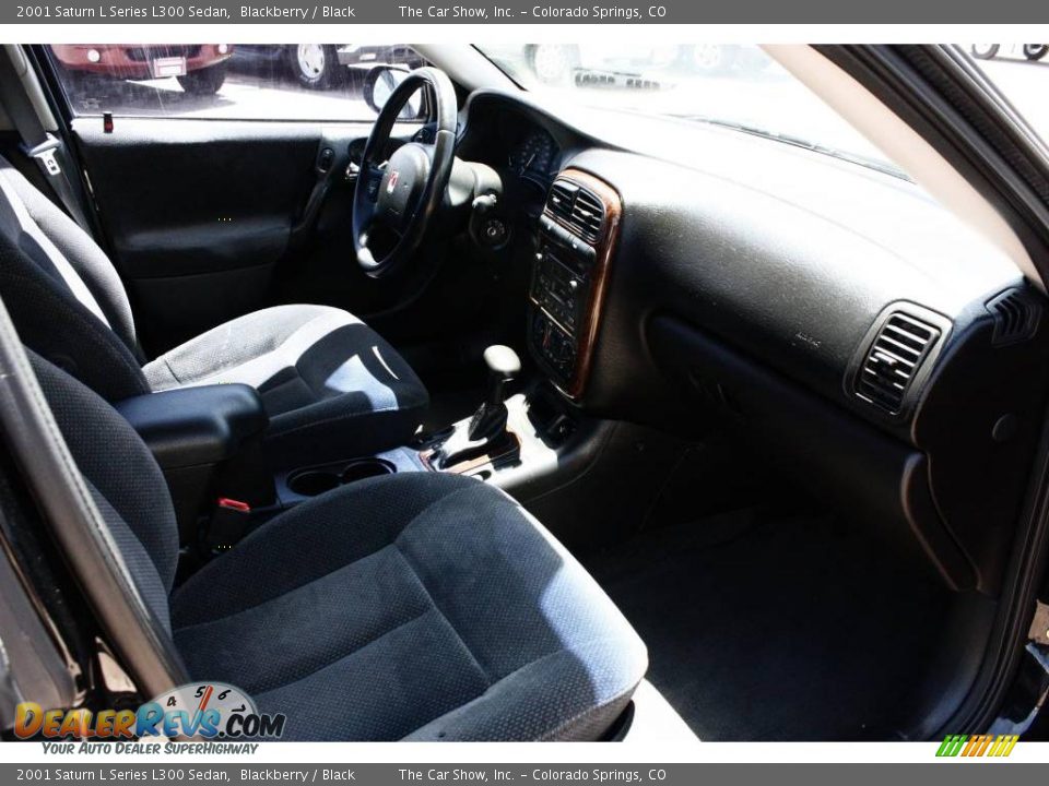 2001 Saturn L Series L300 Sedan Blackberry / Black Photo #11