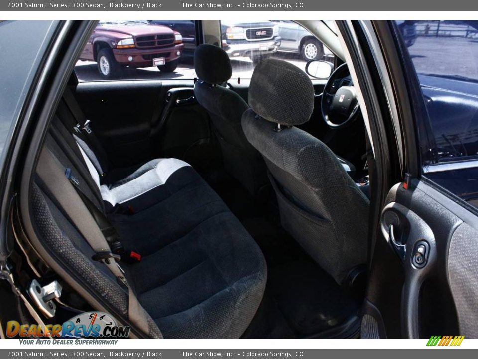 2001 Saturn L Series L300 Sedan Blackberry / Black Photo #12