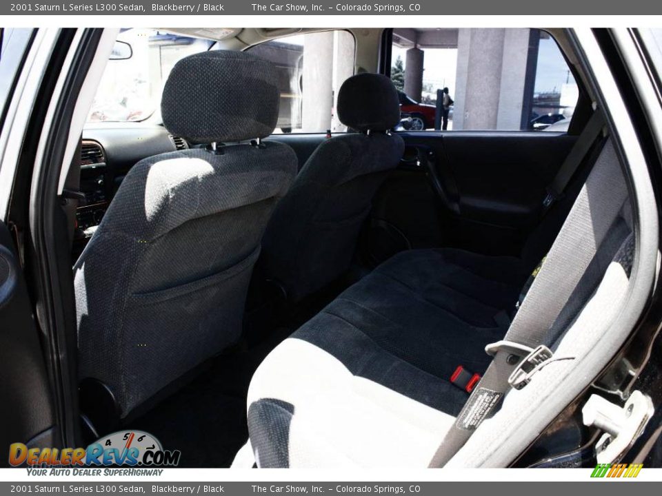2001 Saturn L Series L300 Sedan Blackberry / Black Photo #13