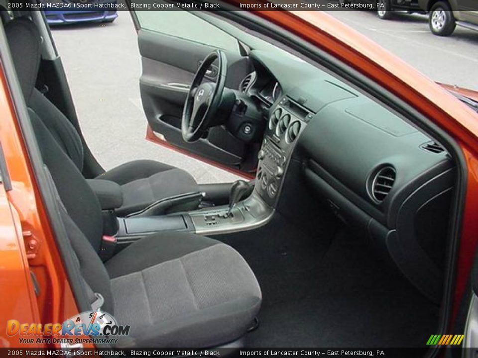 Black Interior - 2005 Mazda MAZDA6 i Sport Hatchback Photo #8