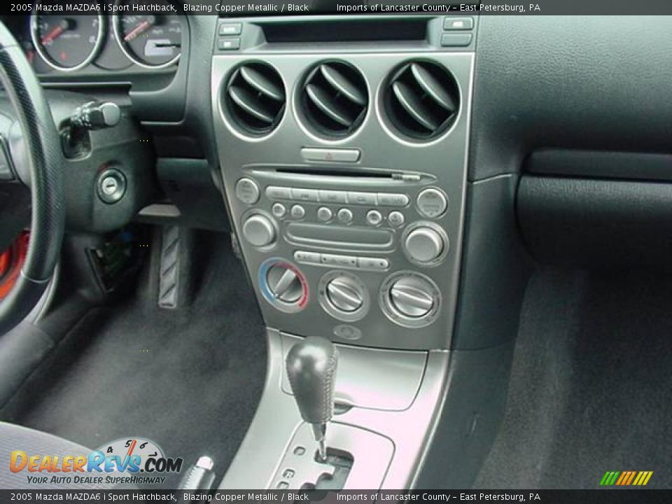 2005 Mazda MAZDA6 i Sport Hatchback Blazing Copper Metallic / Black Photo #9