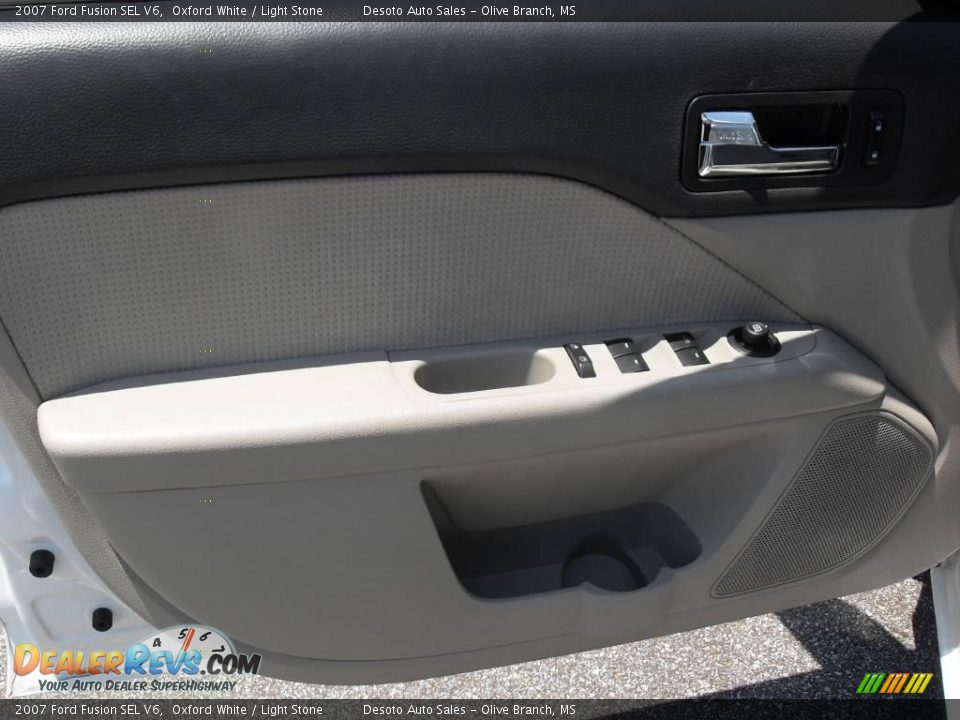 2007 Ford Fusion SEL V6 Oxford White / Light Stone Photo #12