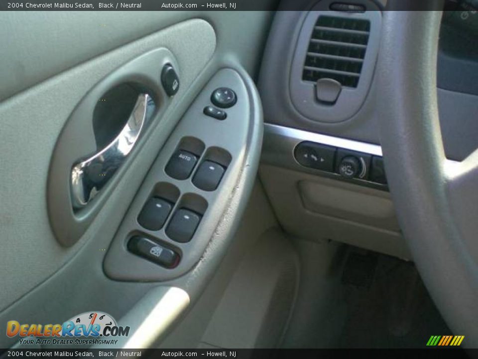 2004 Chevrolet Malibu Sedan Black / Neutral Photo #15