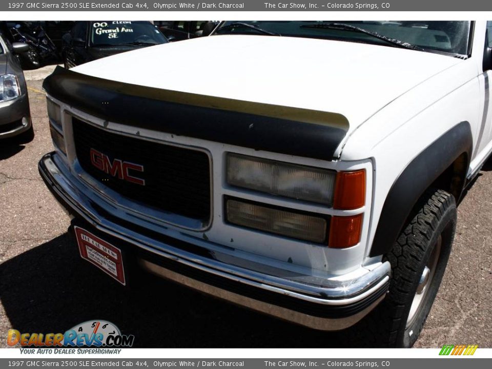 1997 GMC Sierra 2500 SLE Extended Cab 4x4 Olympic White / Dark Charcoal Photo #12