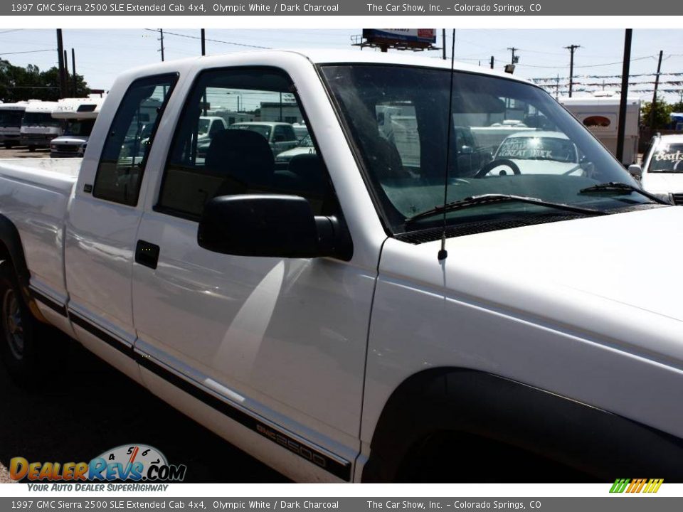 1997 GMC Sierra 2500 SLE Extended Cab 4x4 Olympic White / Dark Charcoal Photo #13