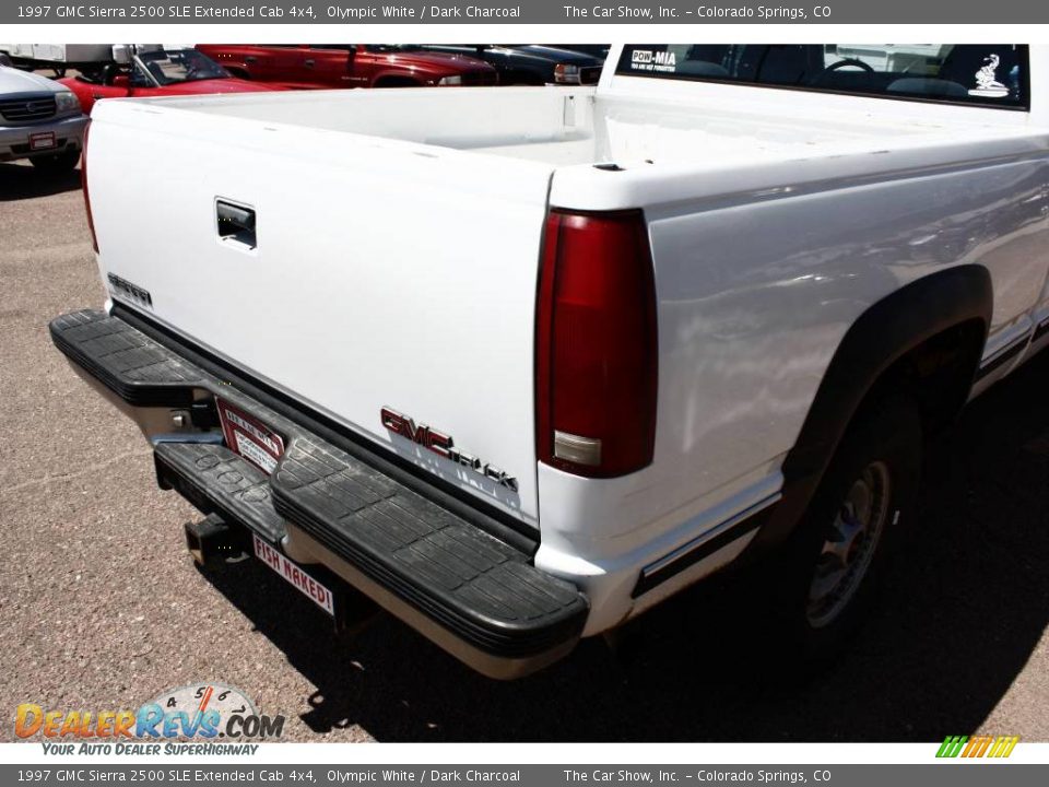 1997 GMC Sierra 2500 SLE Extended Cab 4x4 Olympic White / Dark Charcoal Photo #14