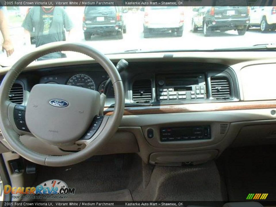 2005 Ford Crown Victoria LX Vibrant White / Medium Parchment Photo #10