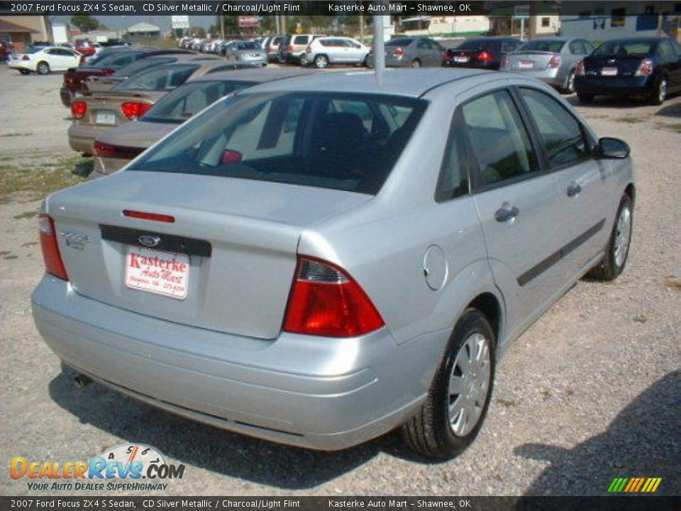 2007 Ford Focus ZX4 S Sedan CD Silver Metallic / Charcoal/Light Flint Photo #2