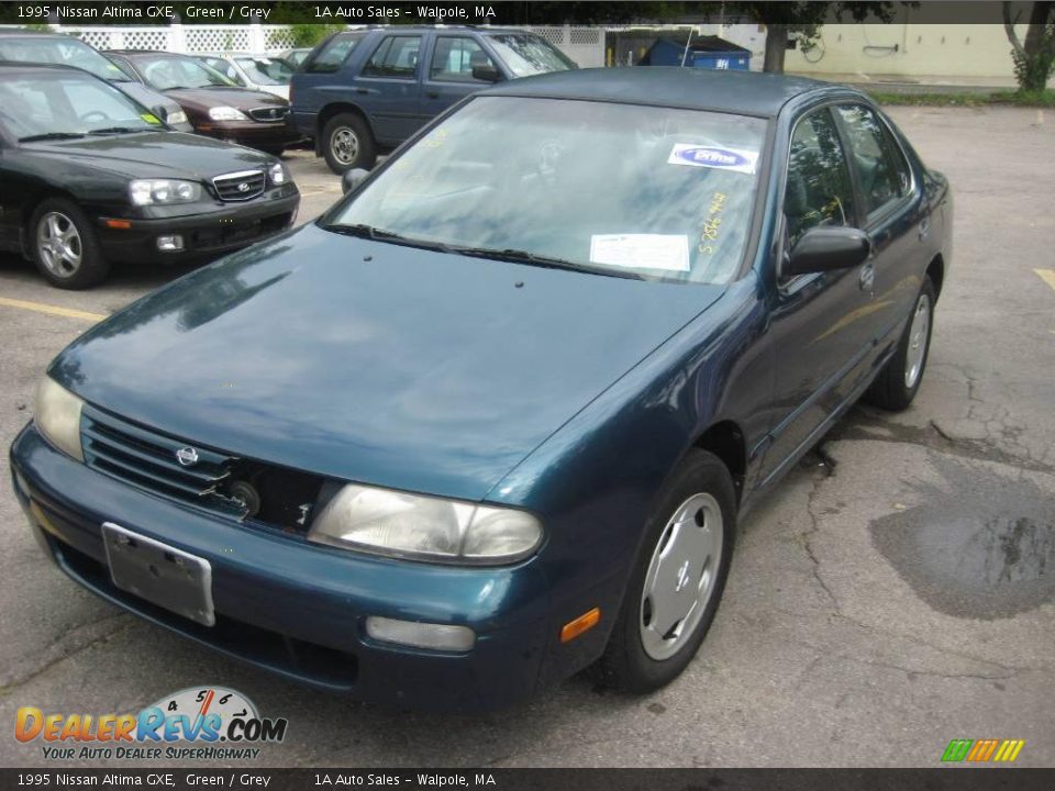 1995 Nissan Altima GXE Green / Grey Photo #1