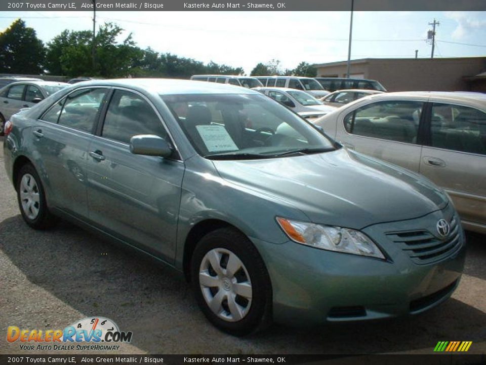2007 Toyota Camry LE Aloe Green Metallic / Bisque Photo #2