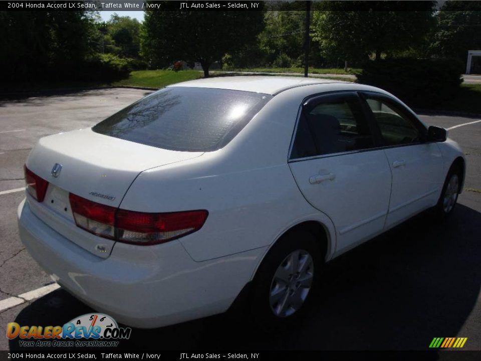 2004 Honda Accord LX Sedan Taffeta White / Ivory Photo #13