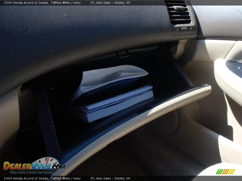2004 Honda Accord LX Sedan Taffeta White / Ivory Photo #15