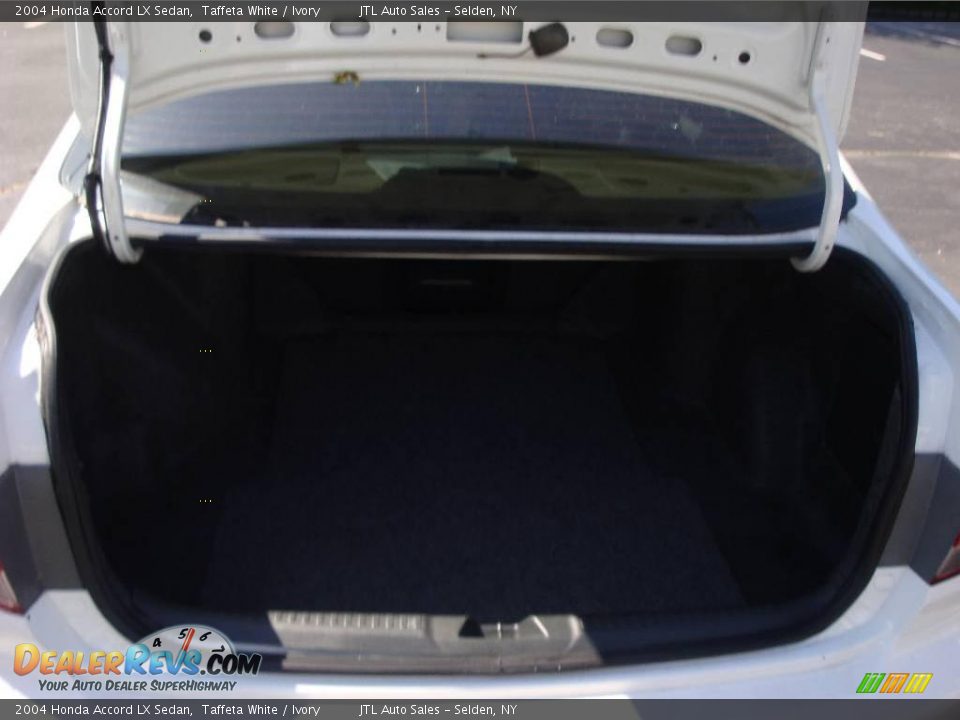 2004 Honda Accord LX Sedan Taffeta White / Ivory Photo #16