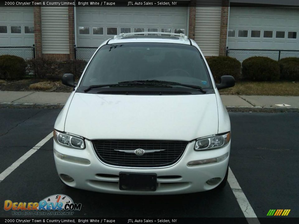 2000 Chrysler Town & Country Limited Bright White / Taupe Photo #3