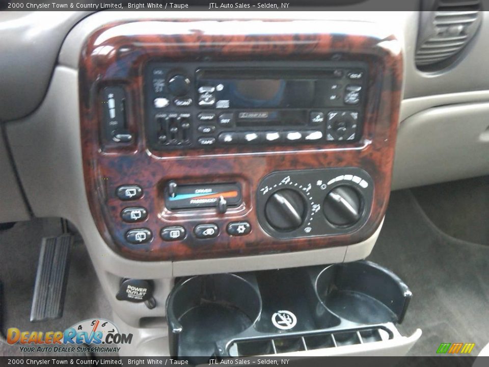 2000 Chrysler Town & Country Limited Bright White / Taupe Photo #14