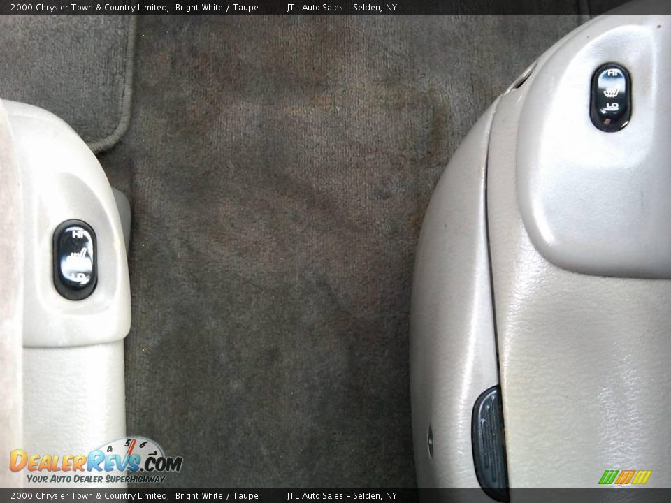 2000 Chrysler Town & Country Limited Bright White / Taupe Photo #15
