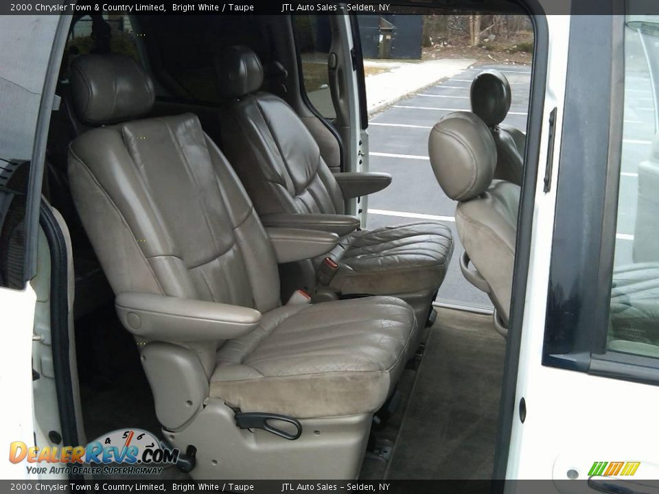 2000 Chrysler Town & Country Limited Bright White / Taupe Photo #20